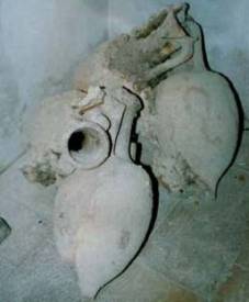 Amphorae from sunken roman galleys found near Sućuraj