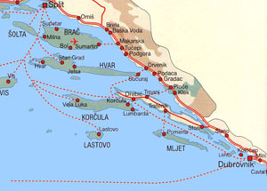 Karta dijela Dalmacije od Splita do Dubrovnika s označenim trajektnim linijama