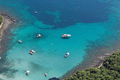 Perna - una delle più belle baie dell'isola di Hvar